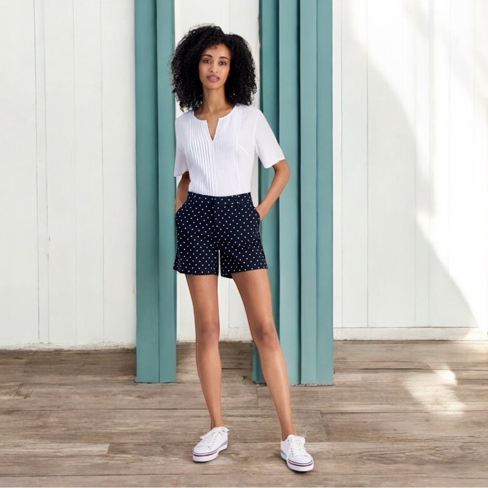 Tommy Hilfiger Women's Star Hollywood navy blue -white polka dot Shorts/size 16